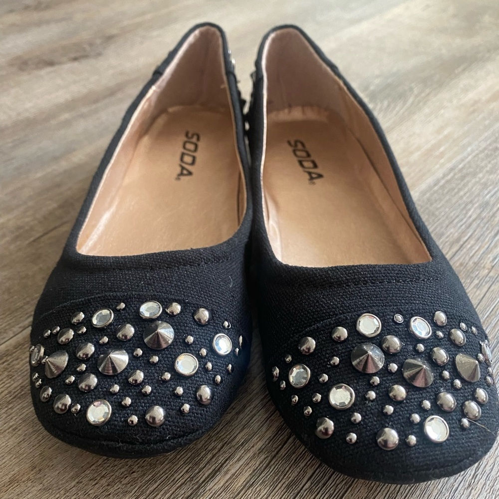 New black studded flats